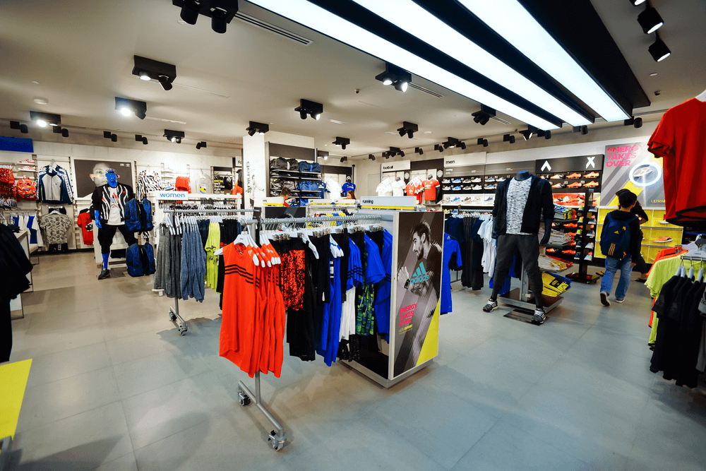 Thiết kế thi công shoroom đẹp - một trong những yếu tố hút khách hàng