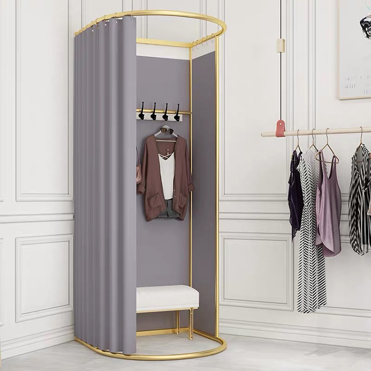 Phòng thay đồ hoặc phòng thử đồ là phần cần thiết khi thiết kế cửa hàng thời trang