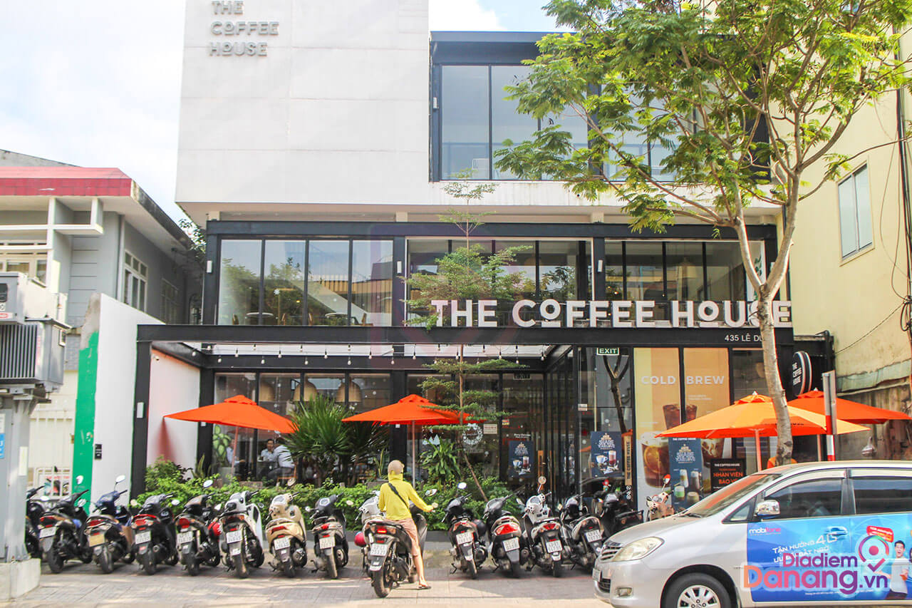 Màu sắc bảng hiệu cần thể hiện được sự đồng nhất, nổi bật