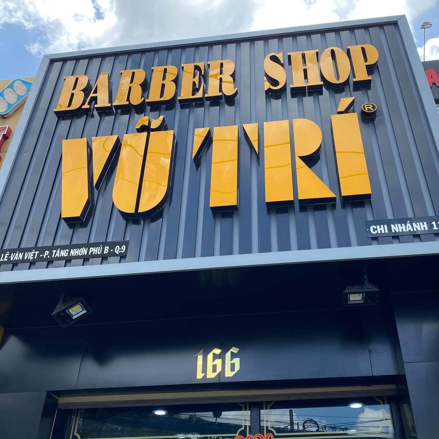 Màu sắc đặc trưng của các barber shop đó là màu đen, nâu, vàng