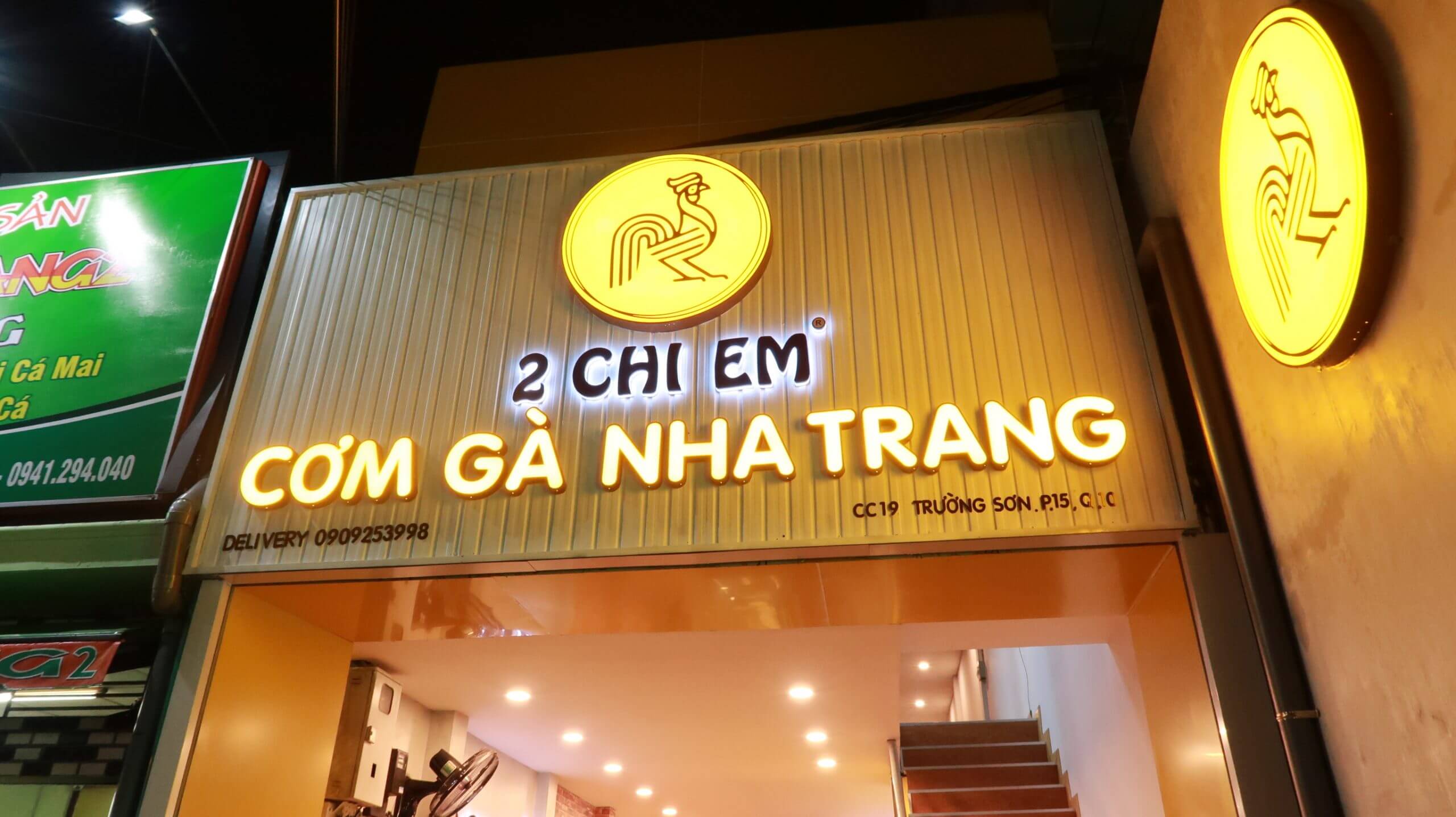 Bảng hiệu quán ăn nhanh