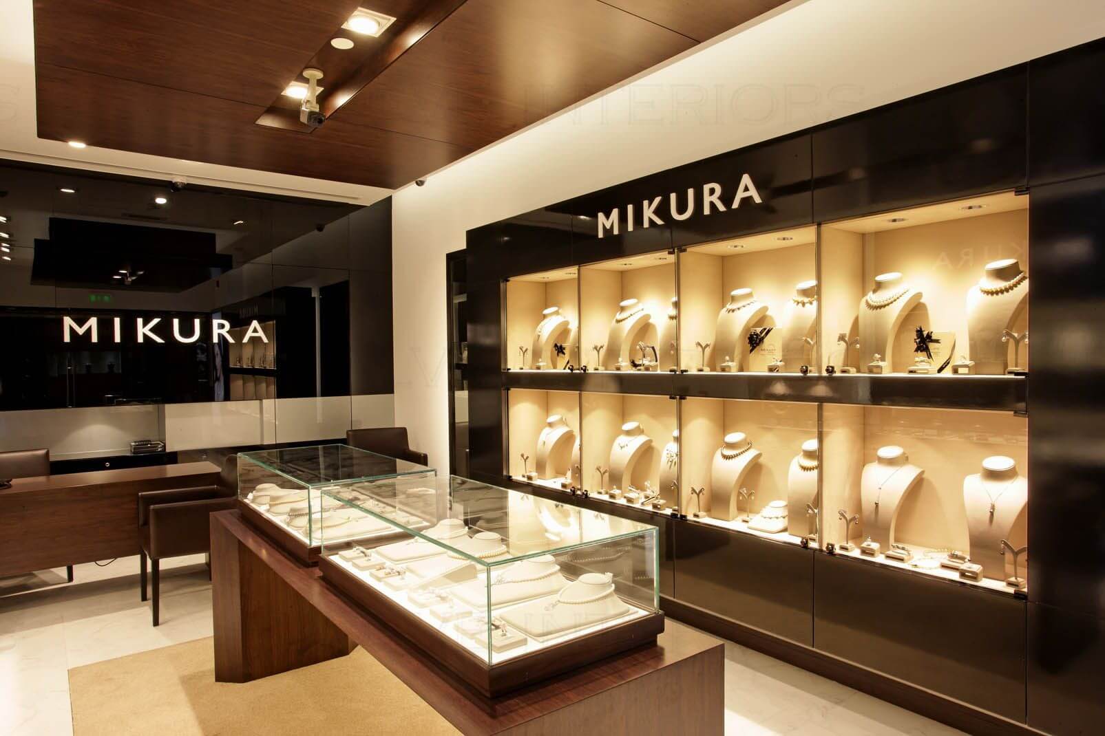 Top 20 mẫu thiết kế cửa hàng trang sức đẹp khó cưỡng