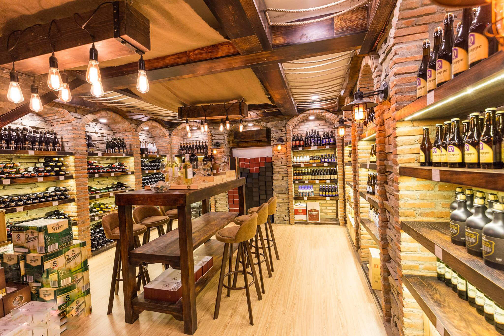 Top 20+ mẫu thiết kế cửa hàng rượu sang trọng, đẹp mắt đáng tham khảo