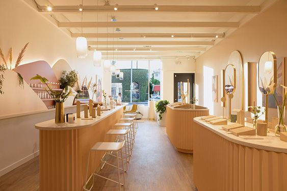 Thiết kế cửa hàng make-up đẹp 2022