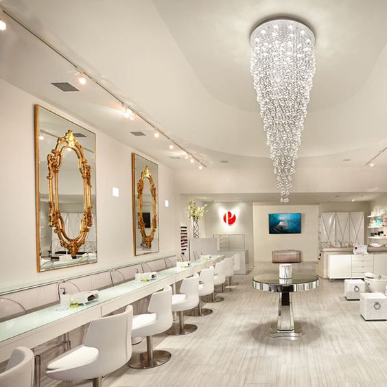 Với phong cách sang trọng, khách hàng cảm thấy được trải nghiệm dịch vụ đẳng cấp hơn