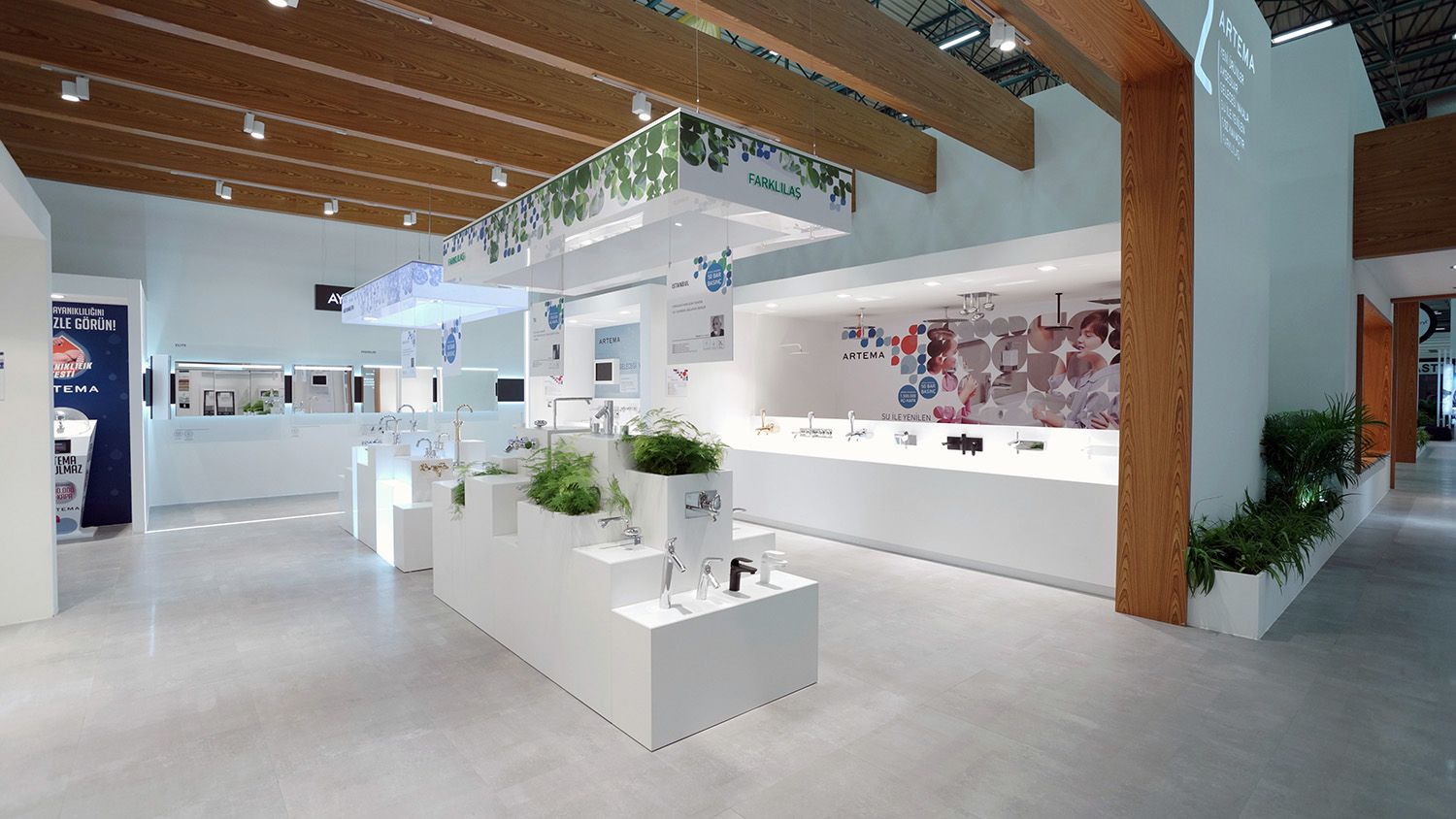 Một trải nhiệm mới mẻ, đầy khác biệt so với hàng loạt cửa hàng thiết bị vệ sinh cạnh tranh