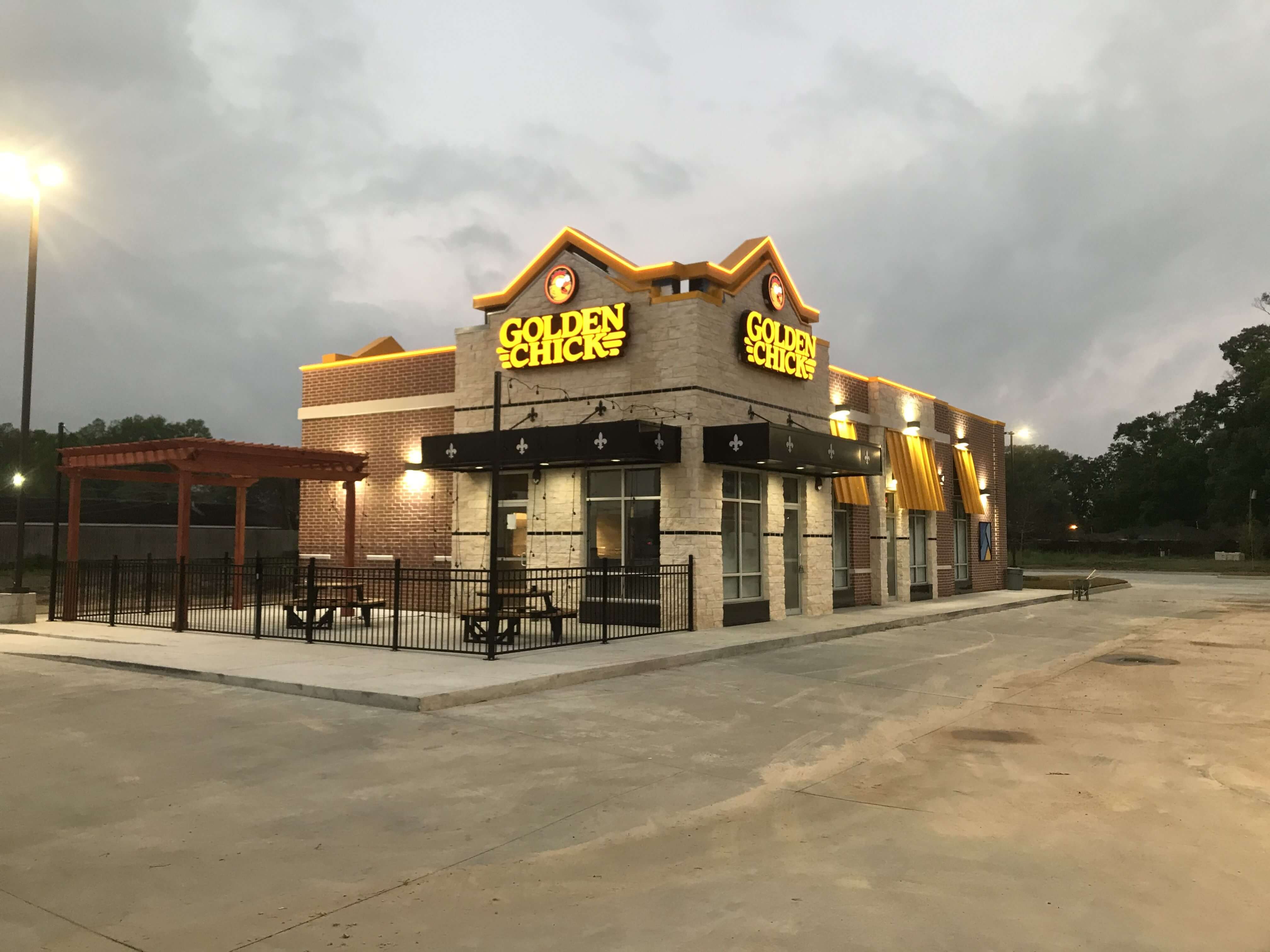 Thiết kế mặt tiền siêu thị mini sang trọng