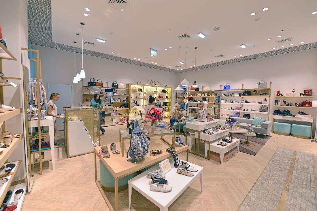 Thiết kế shop túi xách phong cách dễ thương - 2