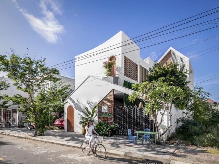 Biệt thự mặt tiền 12m phong cách xanh