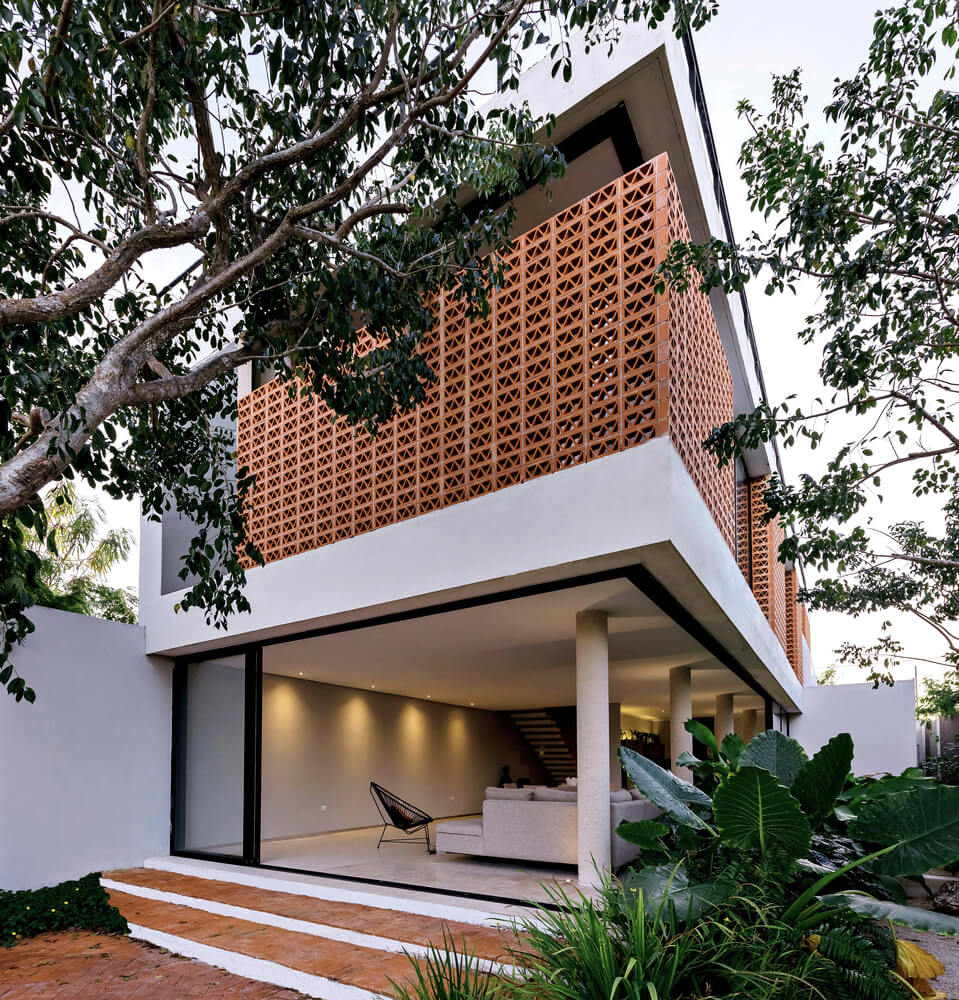 Biệt thự mặt tiền 12m tối giản