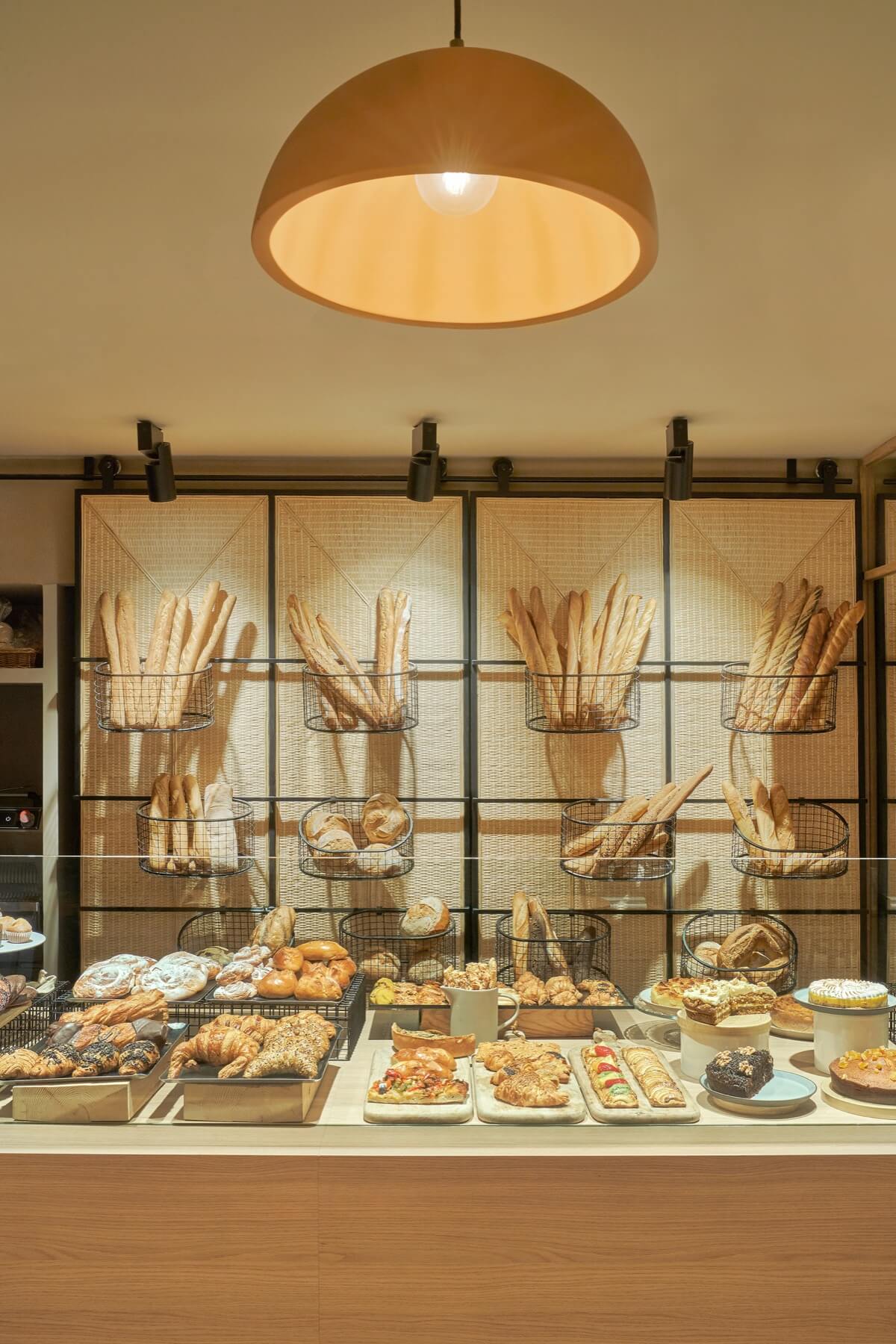 Thiết kế tiệm bánh mì đơn giản, tinh tế