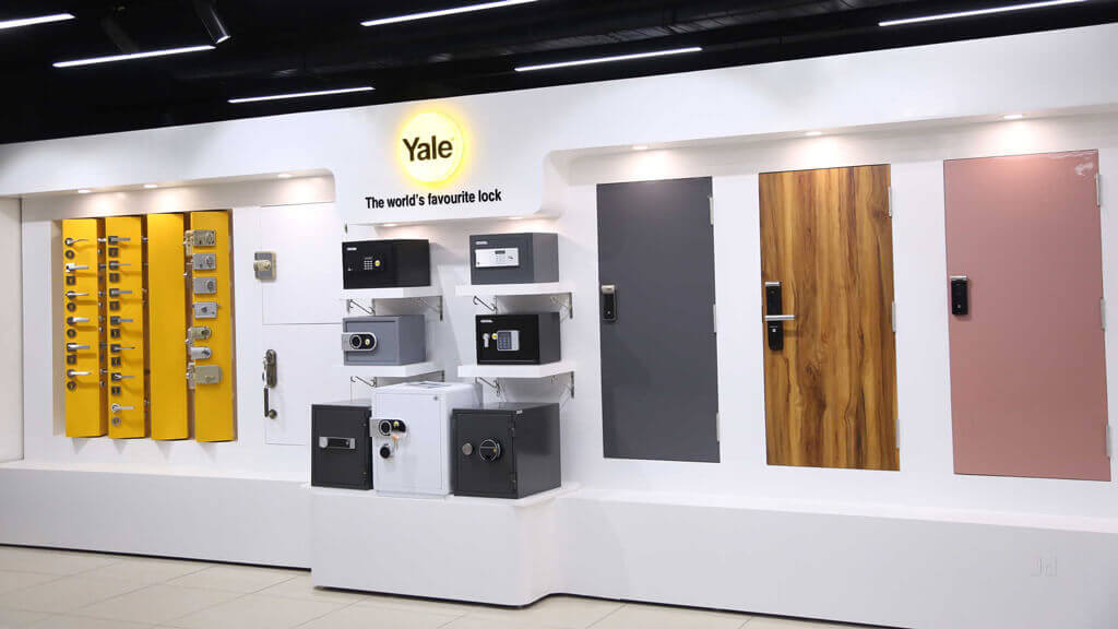 mẫu thiết kế cửa hàng khóa thẩm mỹ, thông minh, ấn tượng không nên bỏ qua