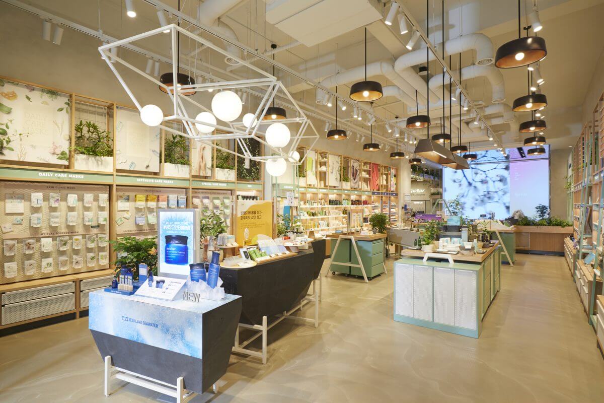 thiết kế nội thất shop mỹ phẩm Pendecor