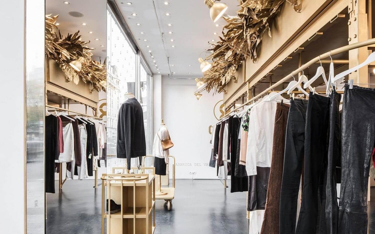 thiết kế shop thời trang nữ nhỏ đẹp Pendecor