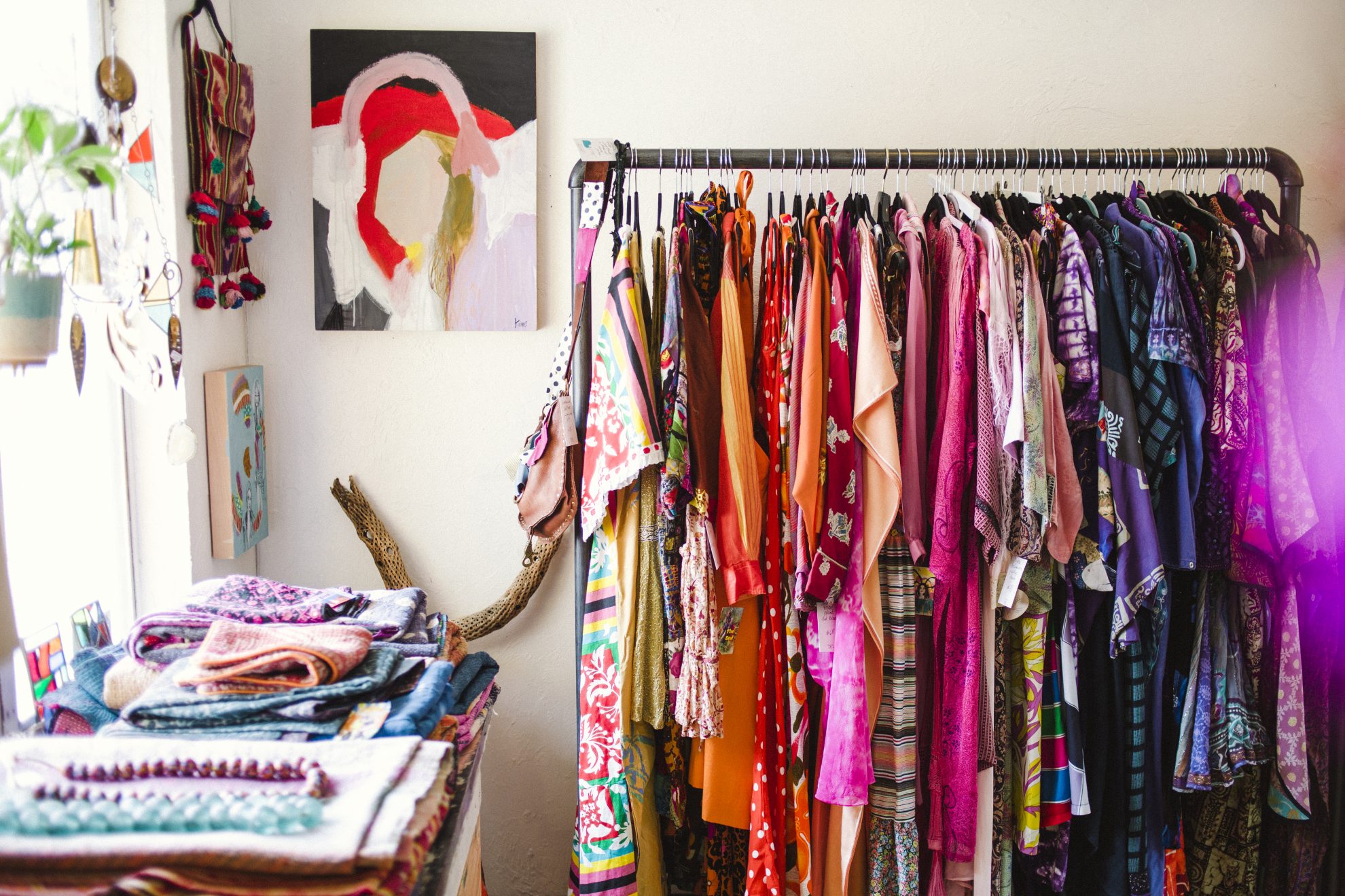 trang trí cửa hàng quần áo theo phong cách vintage - 20