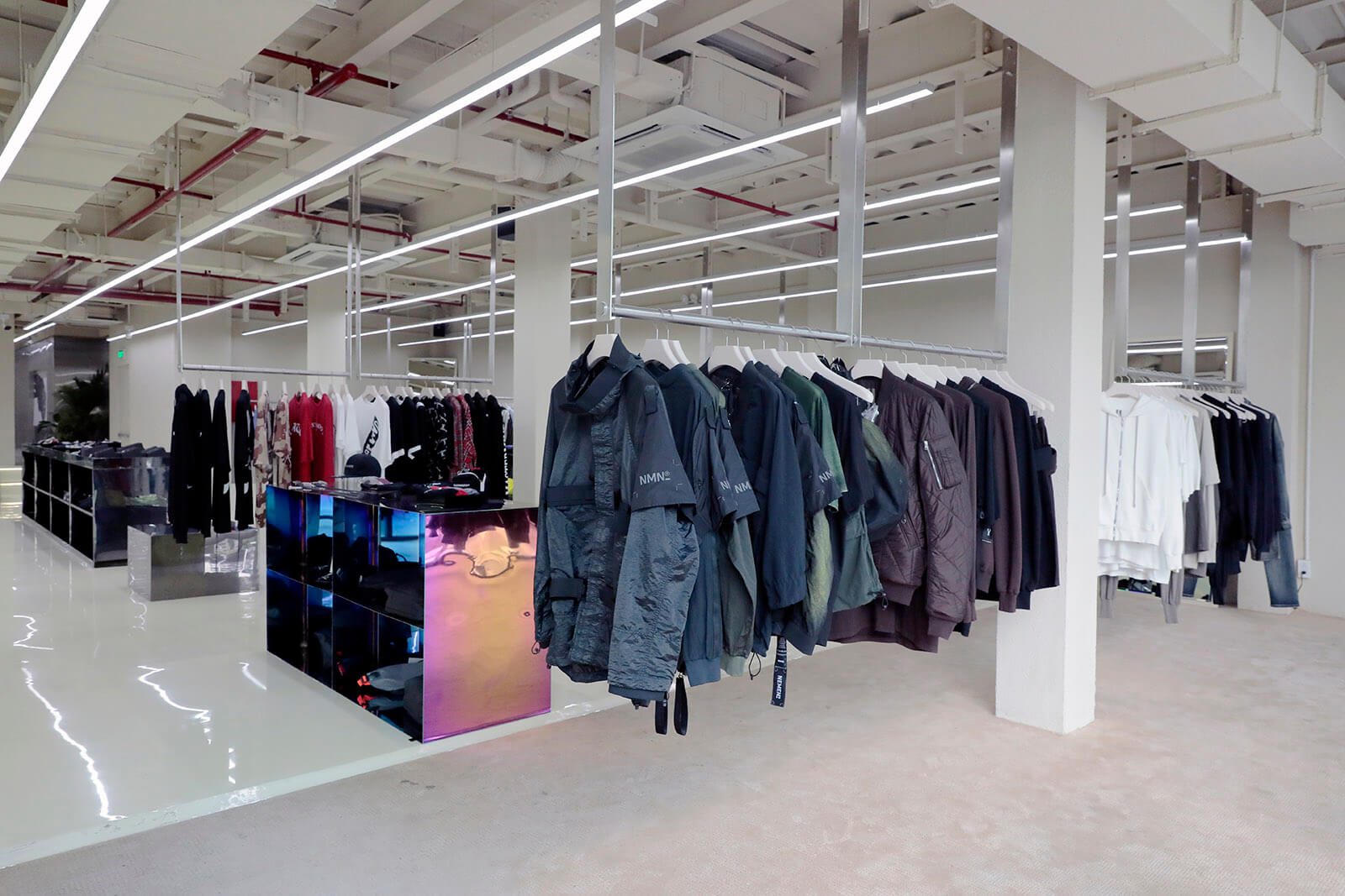 mẫu thiết kế shop quần áo unisex - 7