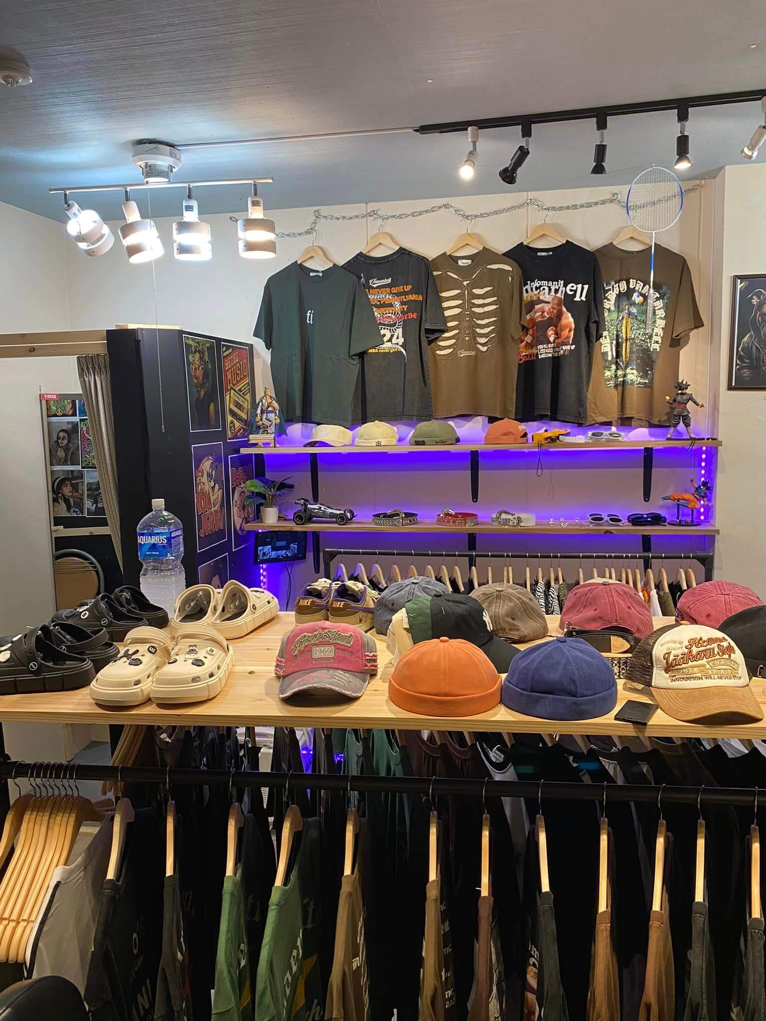 mẫu thiết kế shop quần áo unisex - 10