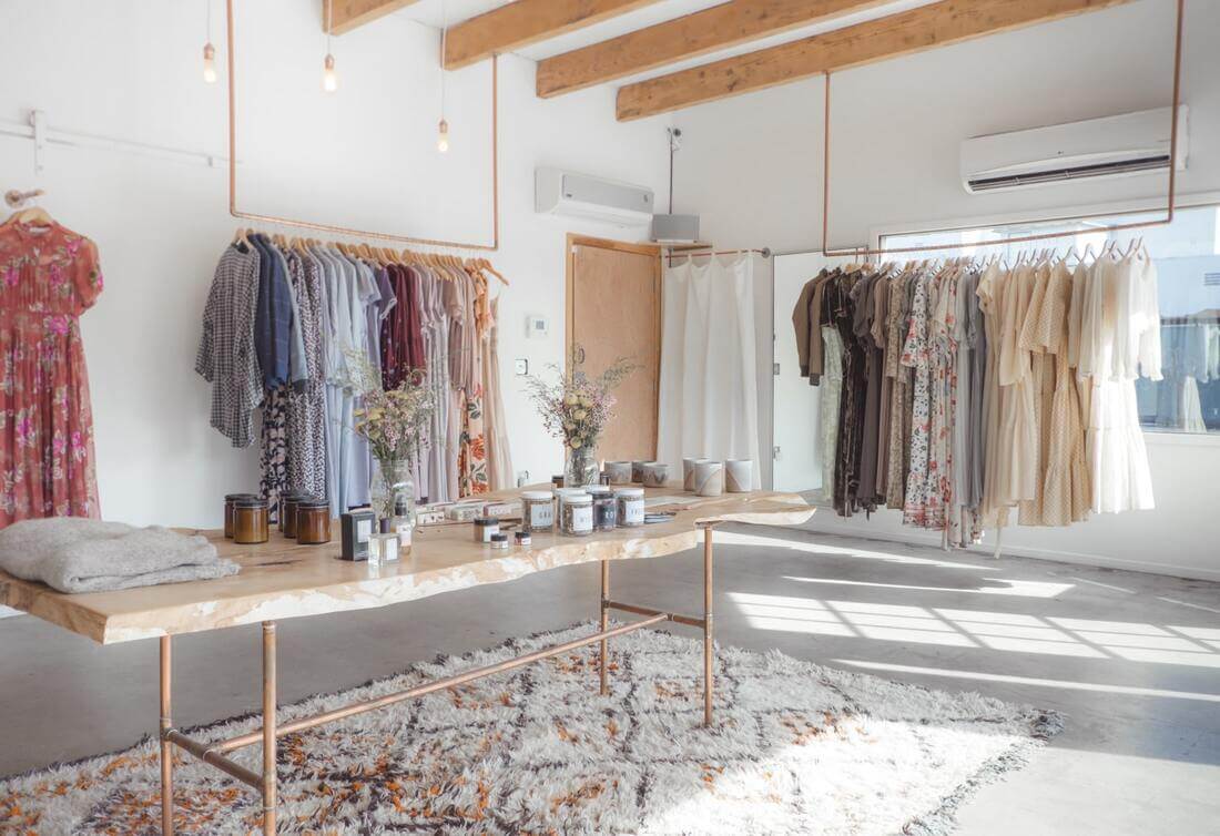 mẫu thiết kế gian hàng bán quần áo đẹp - 9