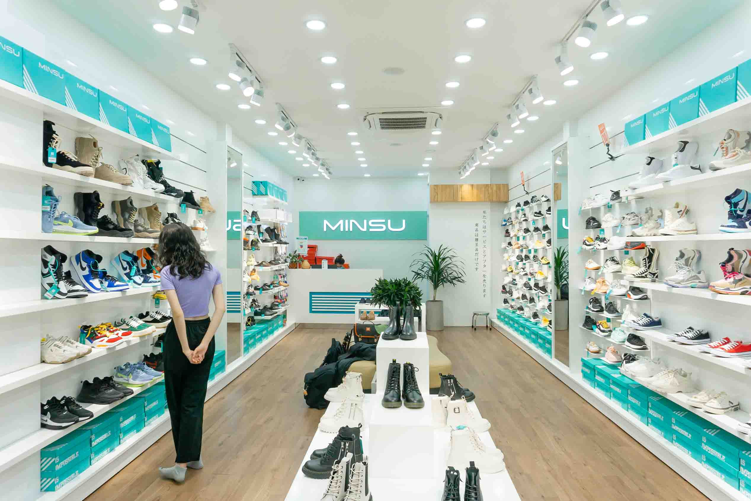 thiết kế shop giày dép nam Pendecor