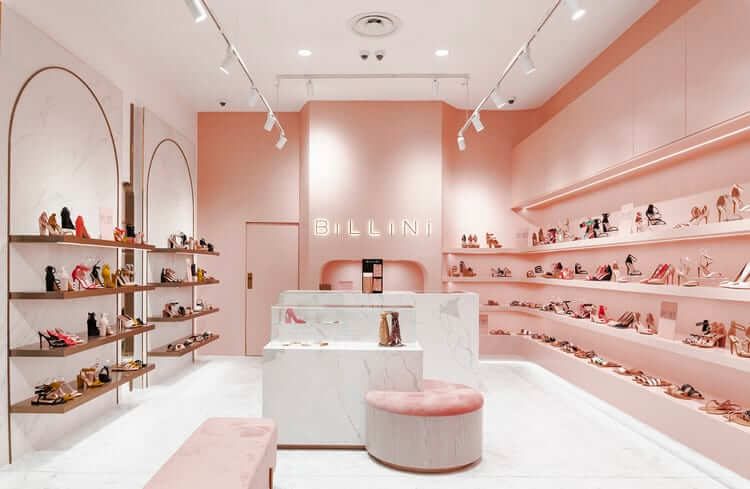 trang trí shop giày Pendecor