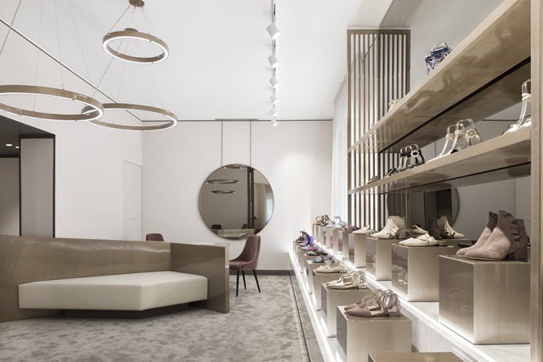 thiết kế shop giày nhỏ Pendecor