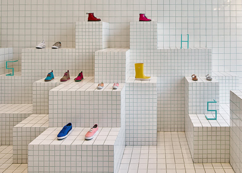 thiết kế shop giày dép trẻ em Pendecor