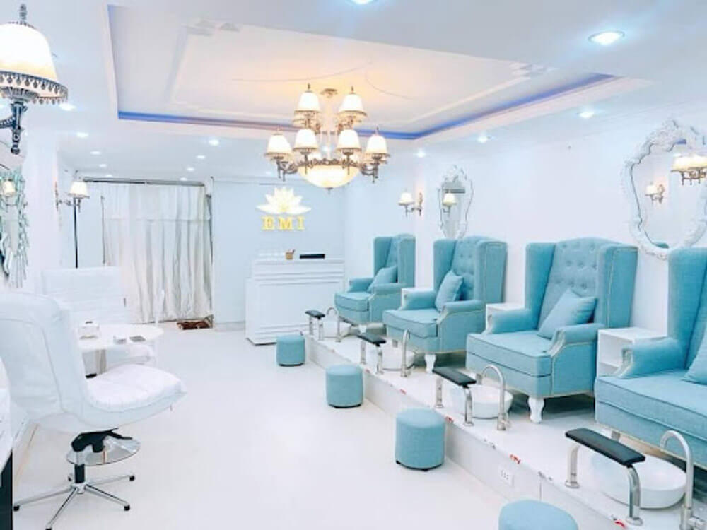 trang trí tiệm nail diện tích nhỏ Pendecor