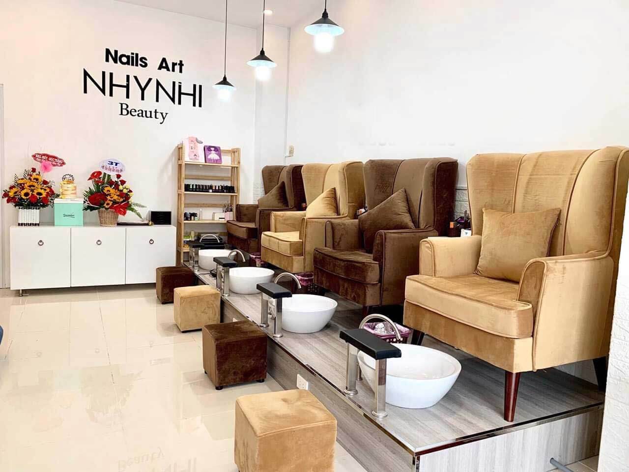 mẫu tiệm nail nhỏ đẹp Pendecor