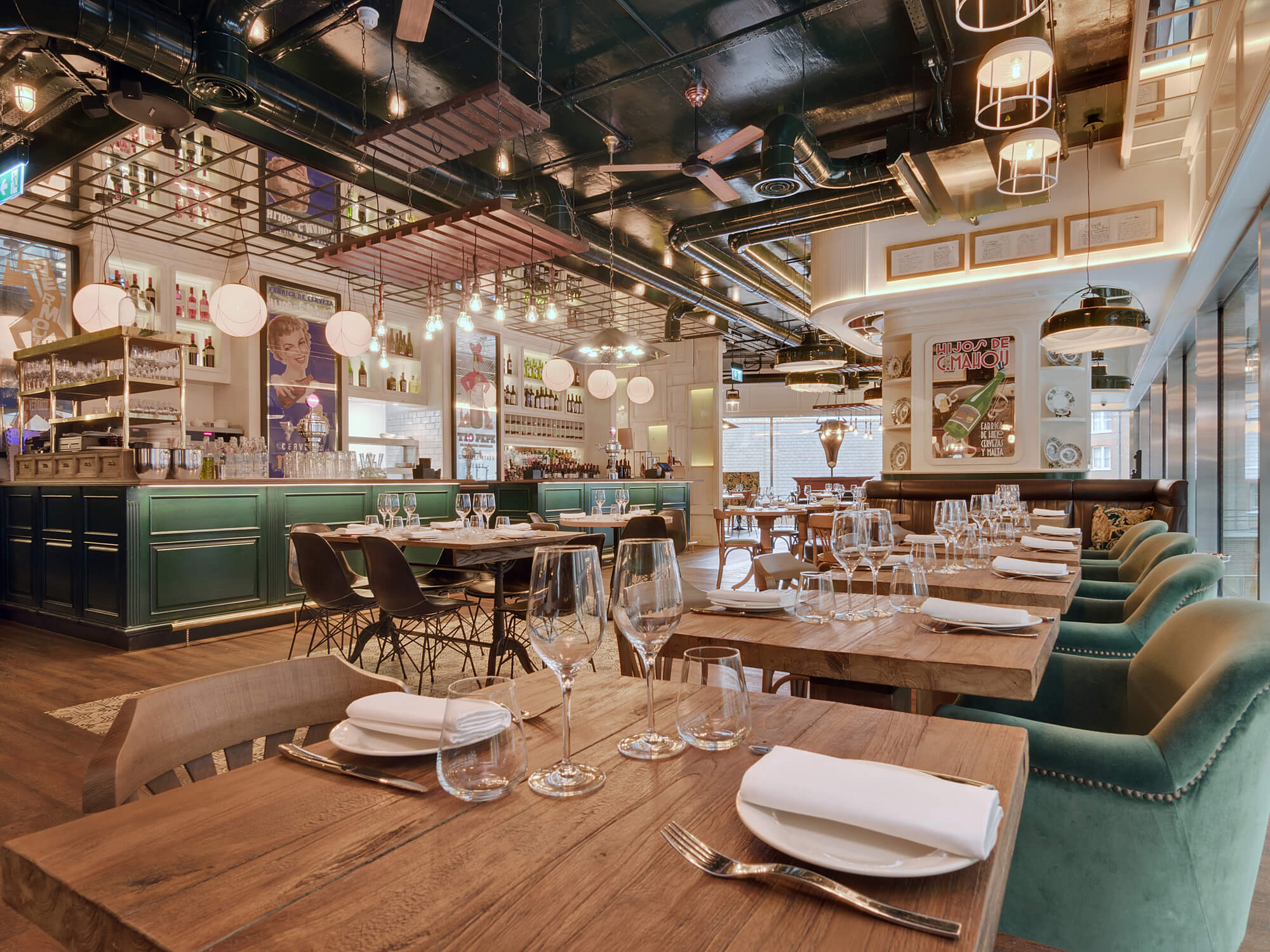 thiết kế nội thất nhà hàng chuyên nghiệp Pendecor