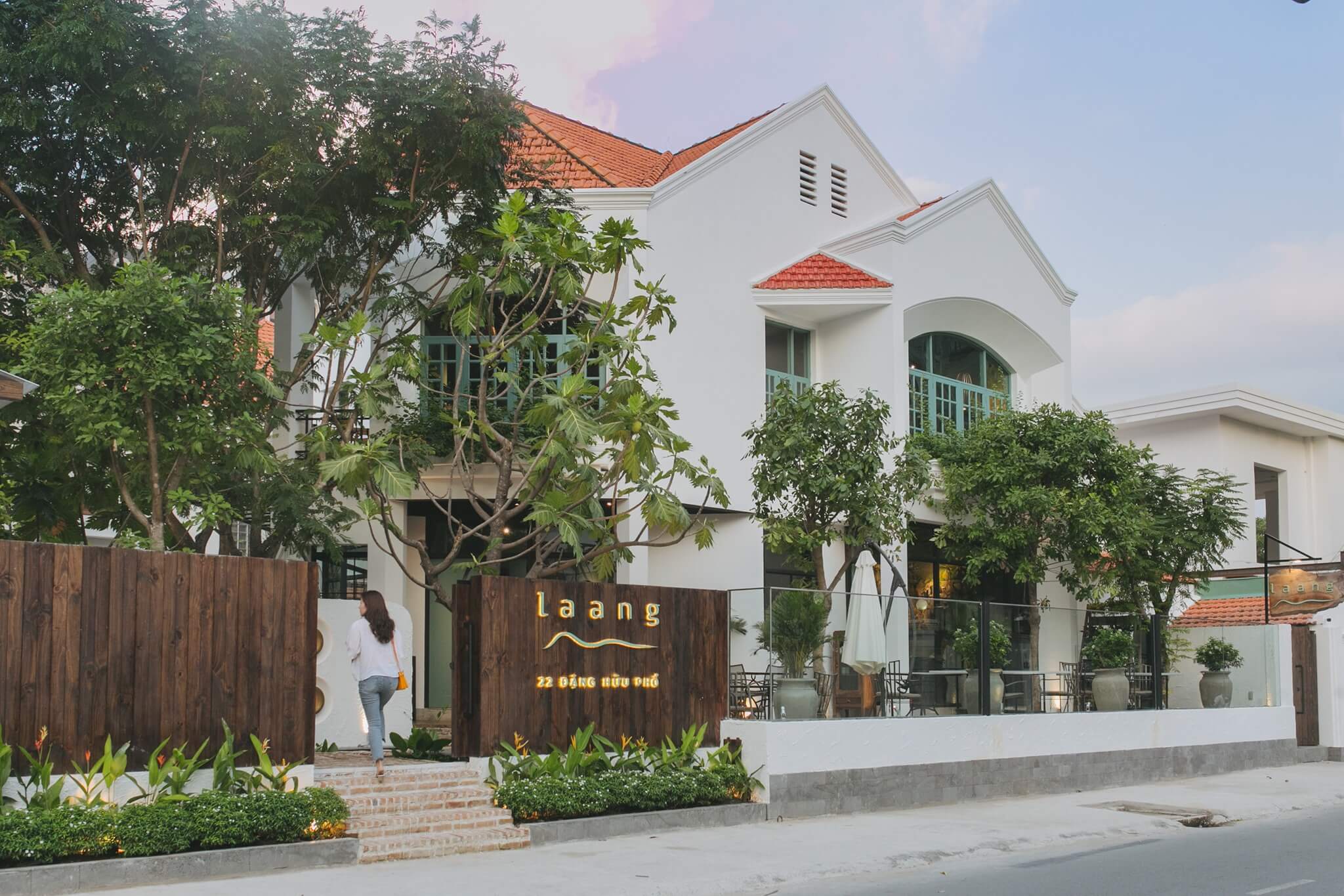 mẫu nhà 2 tầng bán hàng Pendecor