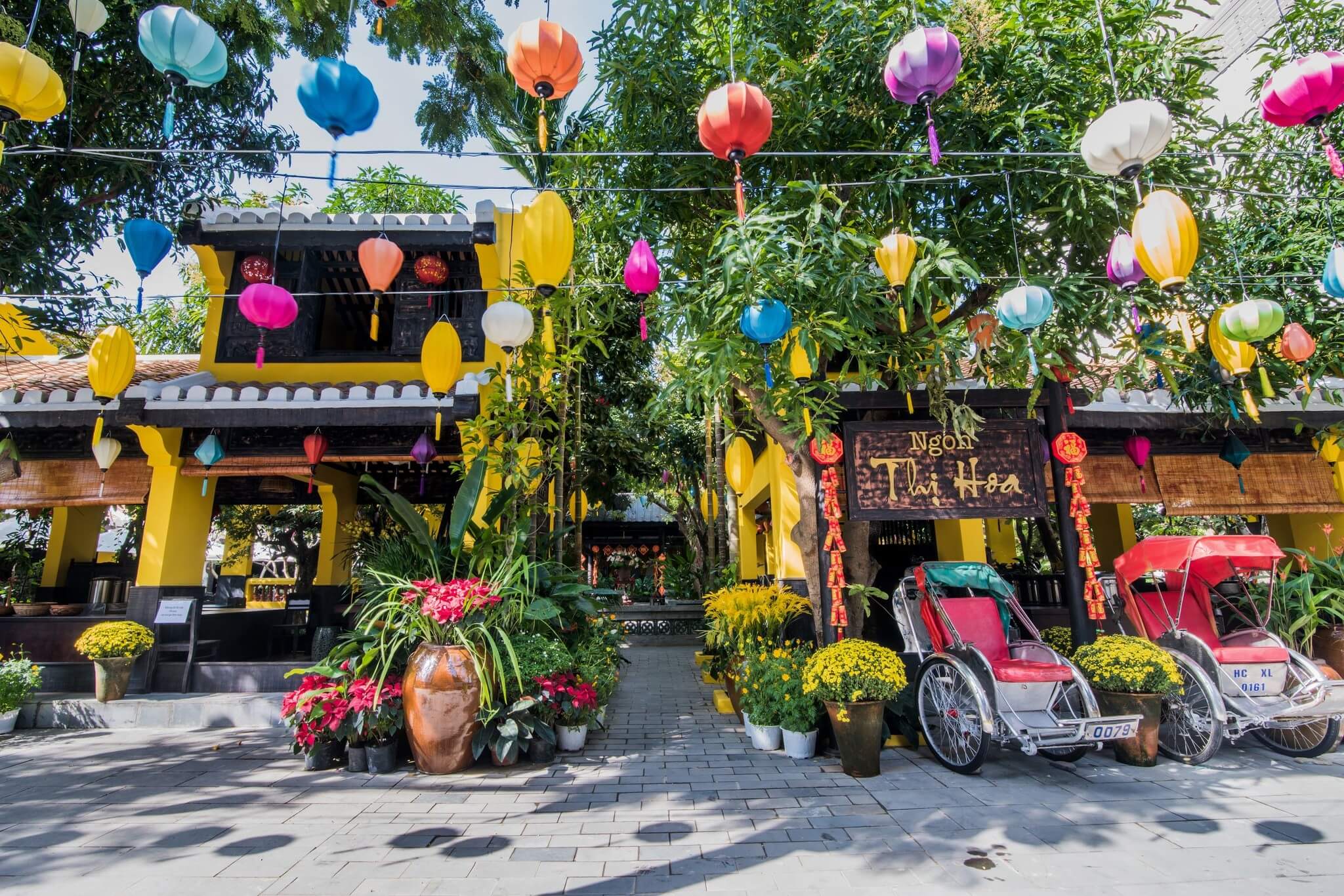 thiết kế nhà hàng 2 tầng Pendecor