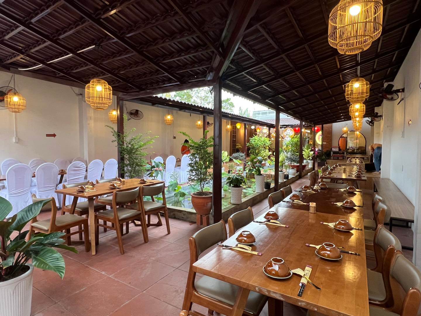 mẫu nhà hàng đẹp Pendecor