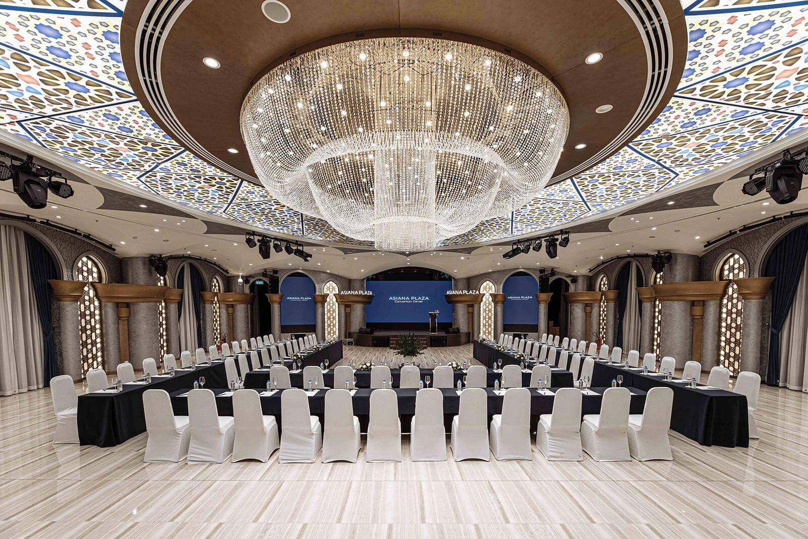 mẫu nhà hàng tiệc cưới đơn giản Pendecor