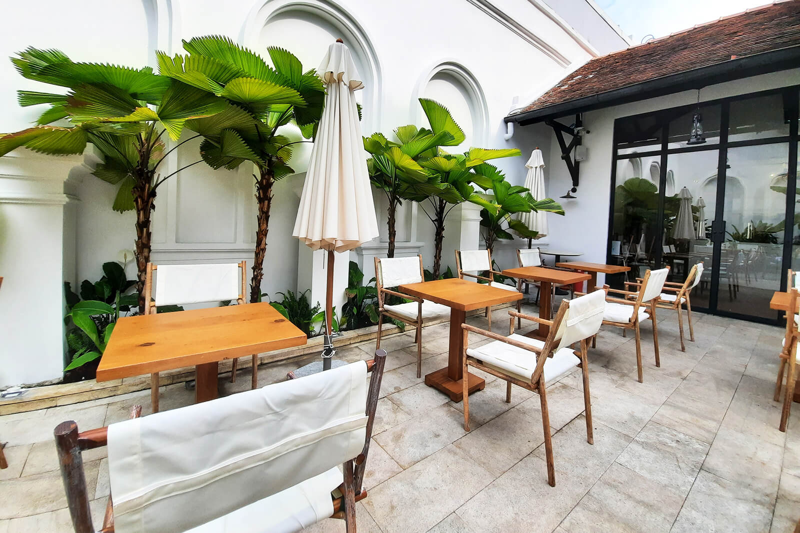 cafe 2 mặt tiền Pendecor