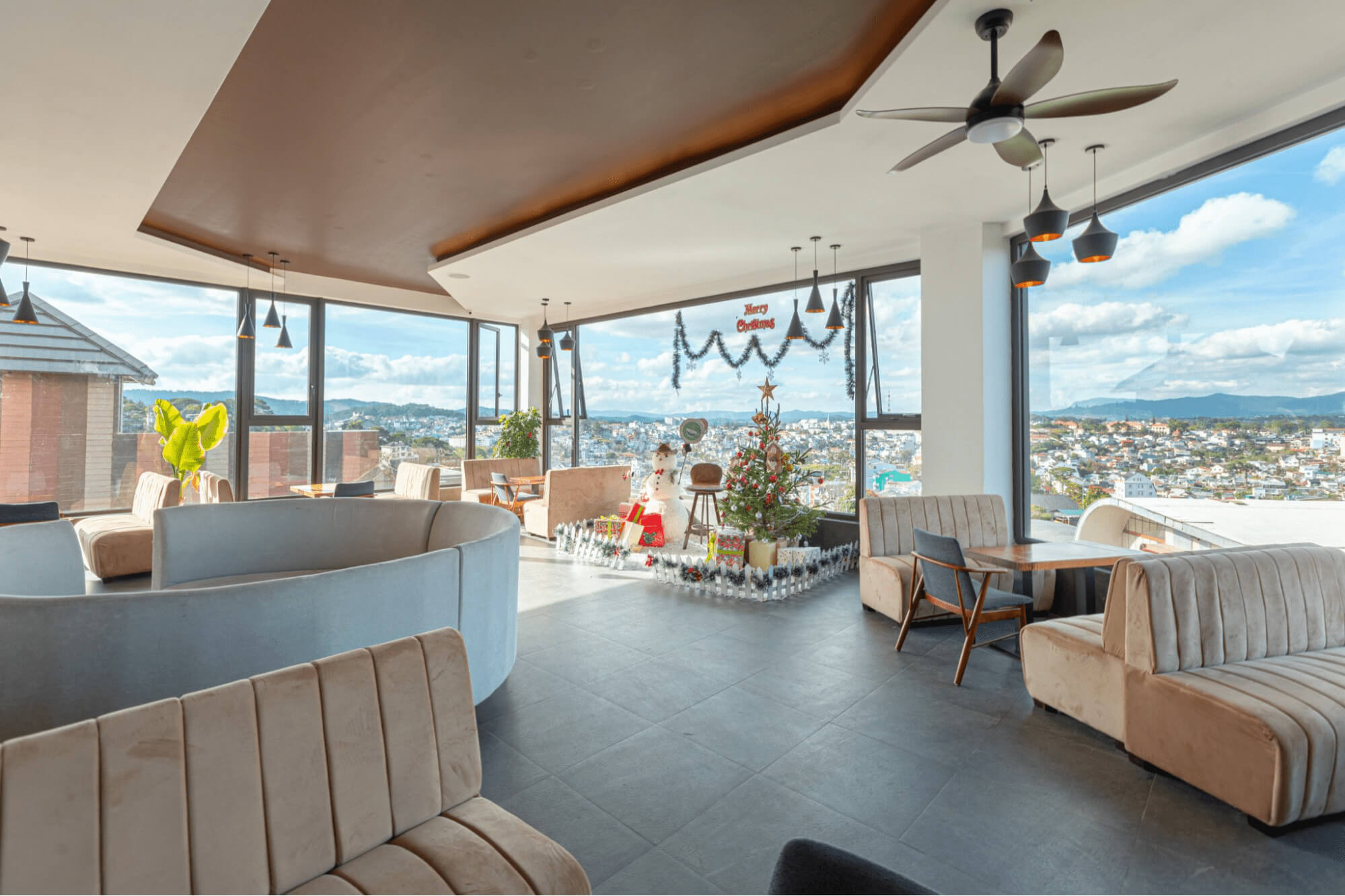 thi công thiết kế quán cafe Pendecor