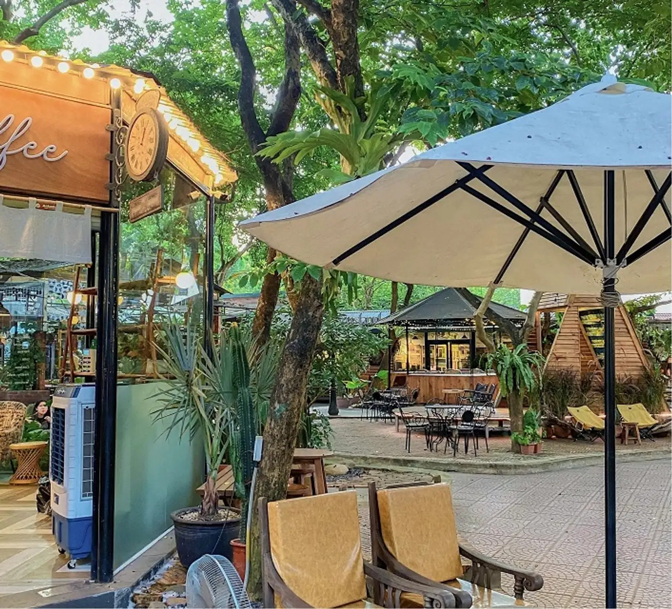 ý tưởng thiết kế quán cafe ngoài trời Pendecor