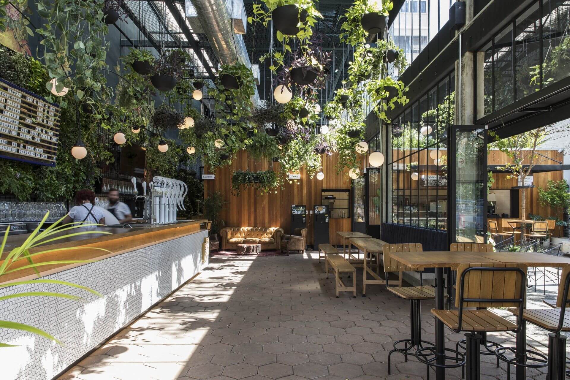 thiết kế quán cà phê sân vườn đơn giản Pendecor