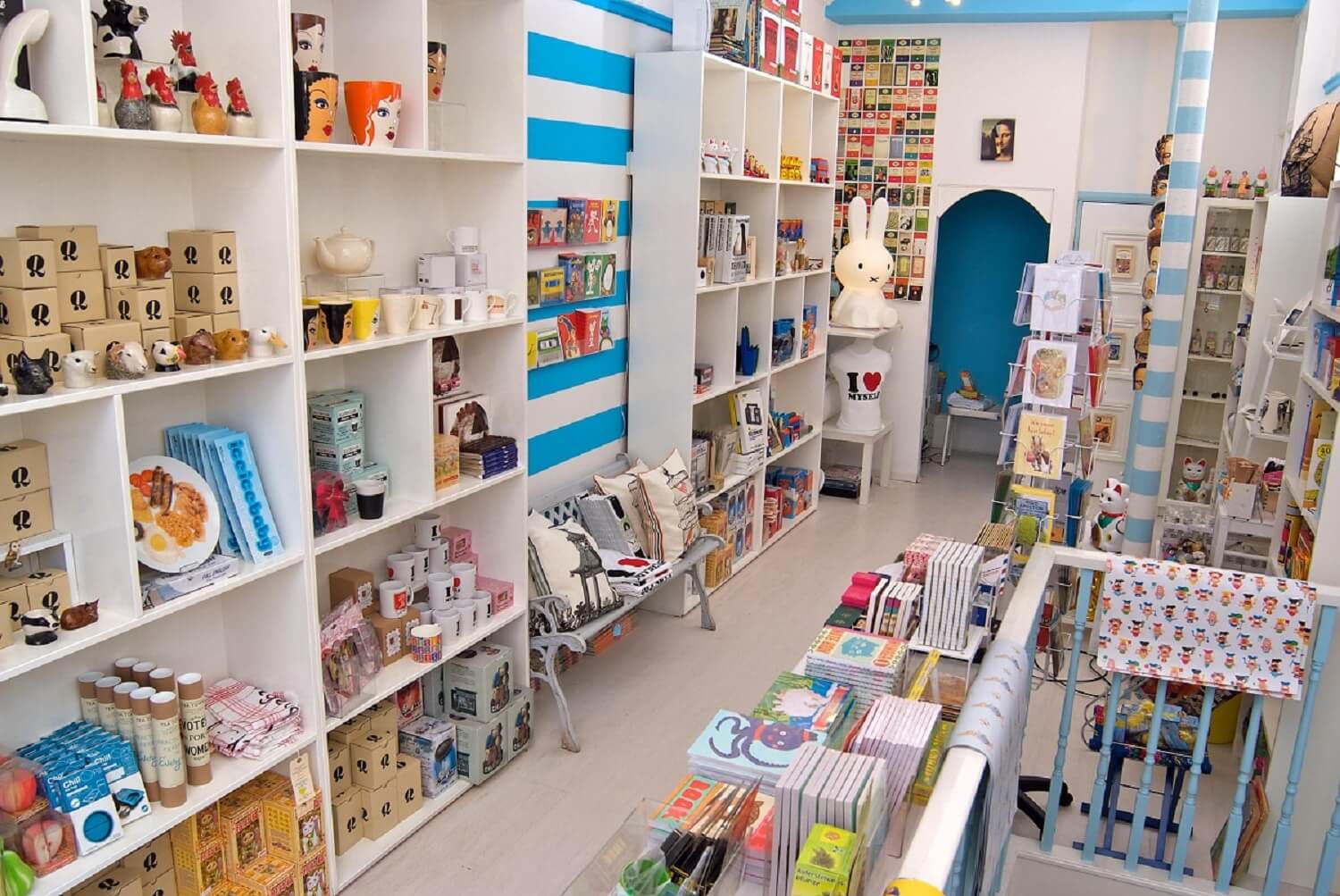 kinh nghiệm mở cửa hàng sách văn phòng phẩm Pendecor