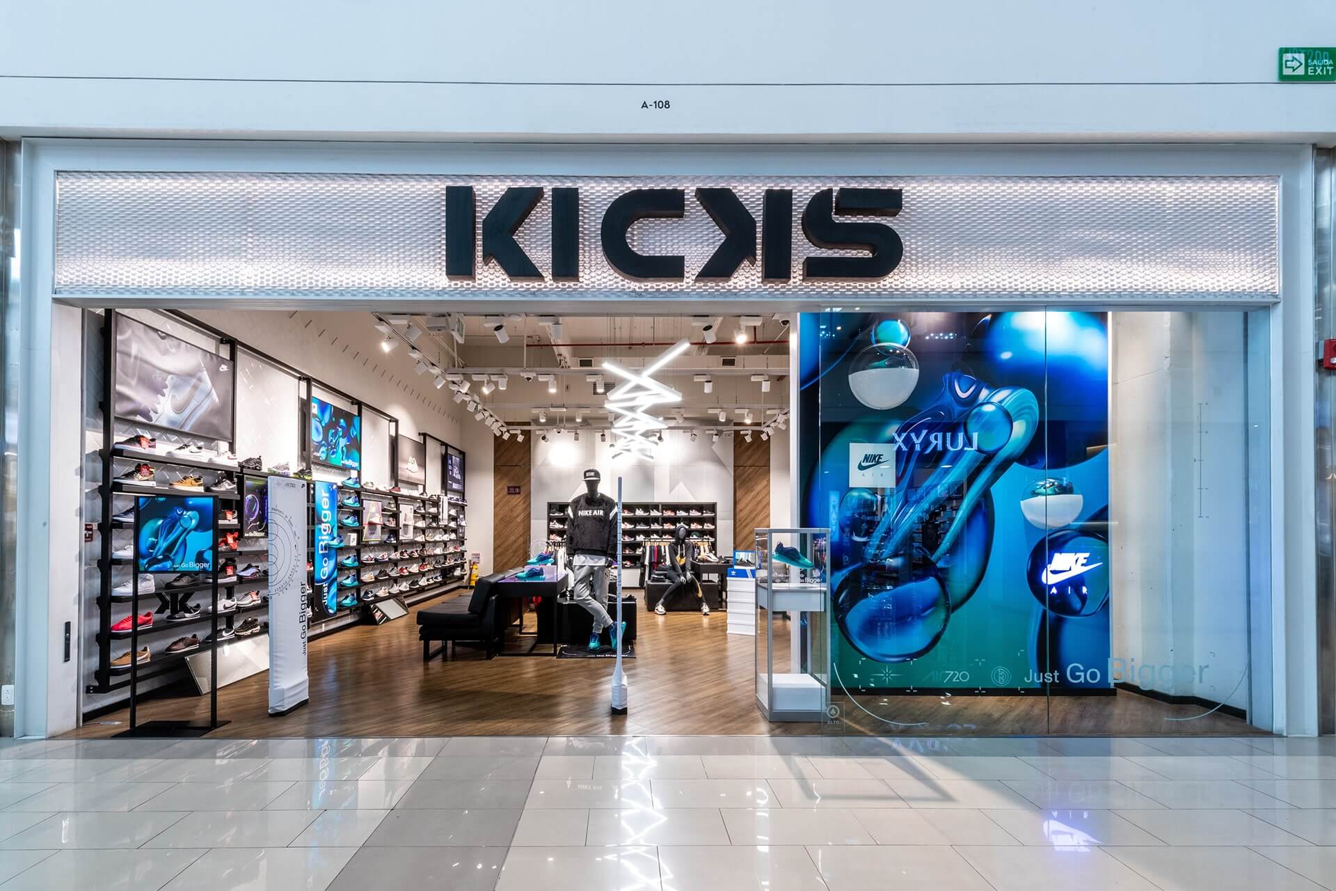 bảng hiệu shop thể thao Pendecor